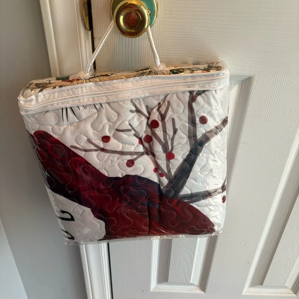 Red Cardinal Patch Quilted Throw - Picture 4 of 7